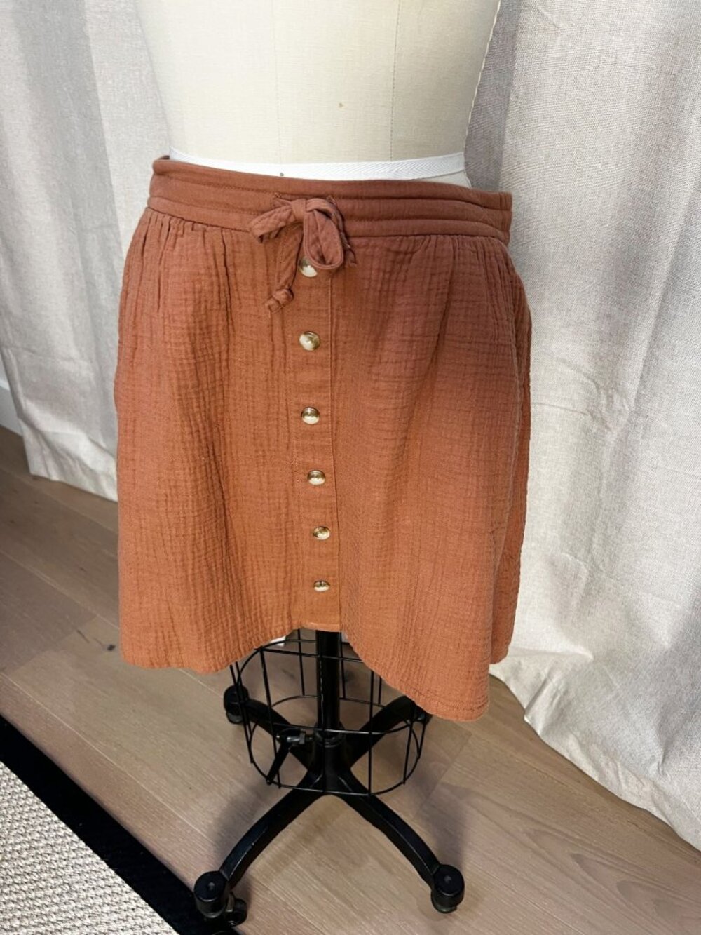 UpWest Coastal 100% Organic Cotton Gauze Button Front Mini Skirt Sz M Terracotta